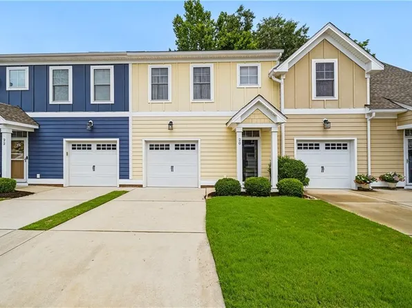 20 Village Park Ln, Poquoson, VA 23662
