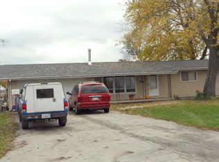 310 N Center St, Oakley, IL 62501