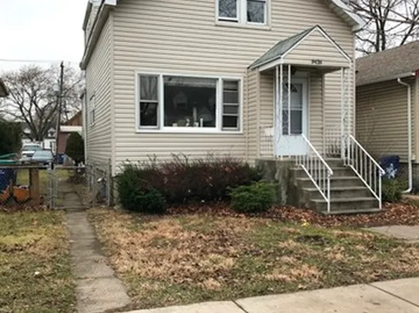 9426 S Utica Ave, Lincolnwood, IL 60805