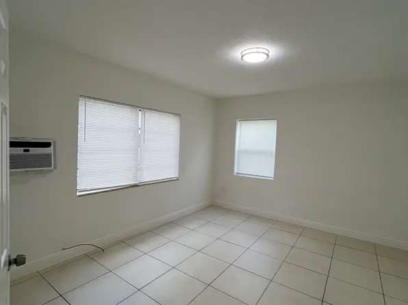 2120 SW 1st St, Miami, FL 33135