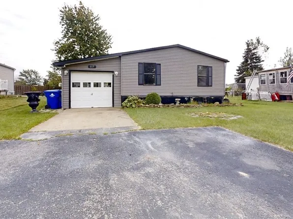 117 Elmhurst Dr, Lockport, NY 14094