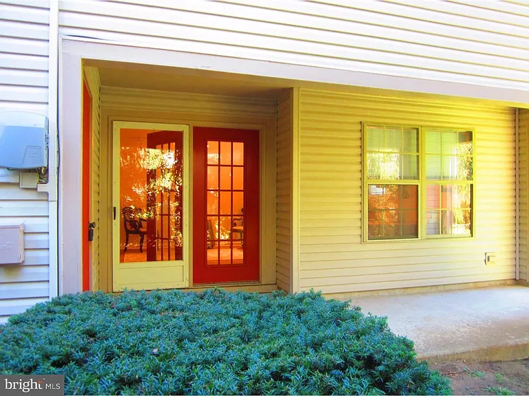 272 Tavistock — Photo 18