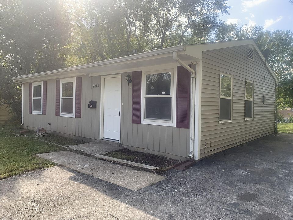 1st image of 2714 S 48th Ter