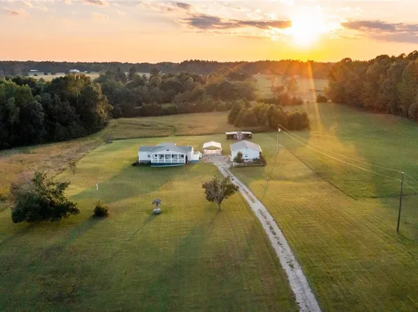 721 Cellar Creek Rd, Blackstone, VA 23824