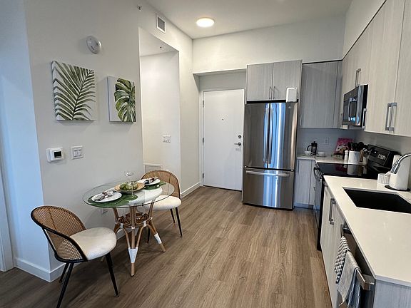 5th image of 2051 NW 15th Ave #Penthouse Jr-01