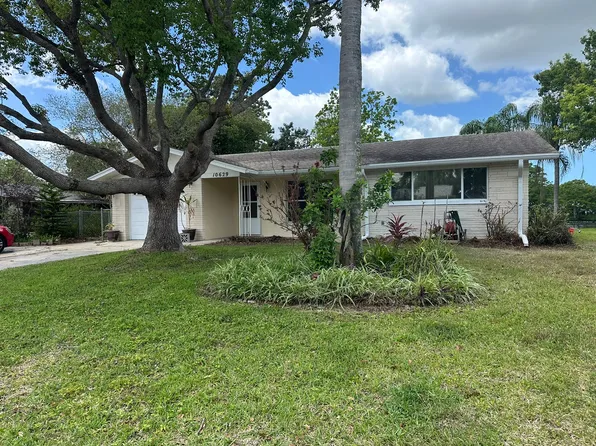 10629 Cymbid Dr, Port Richey, FL 34668