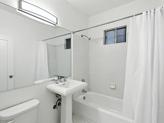 5th image of 3104 Sacramento St #4A