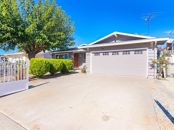 2nd image of 1651 Honeysuckle Dr