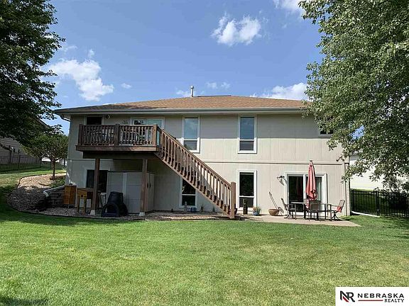 3rd image of 16437 Cottonwood St