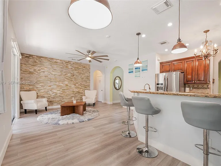 20255 SW 129th Ave — Photo 5