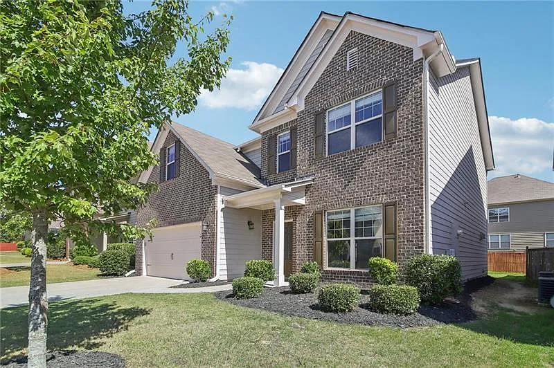 4 bed, 2.5 bath, 2756 sqft, $2,700 — Photo 3