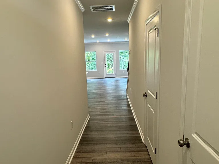 187 Peebles Dr — Photo 6