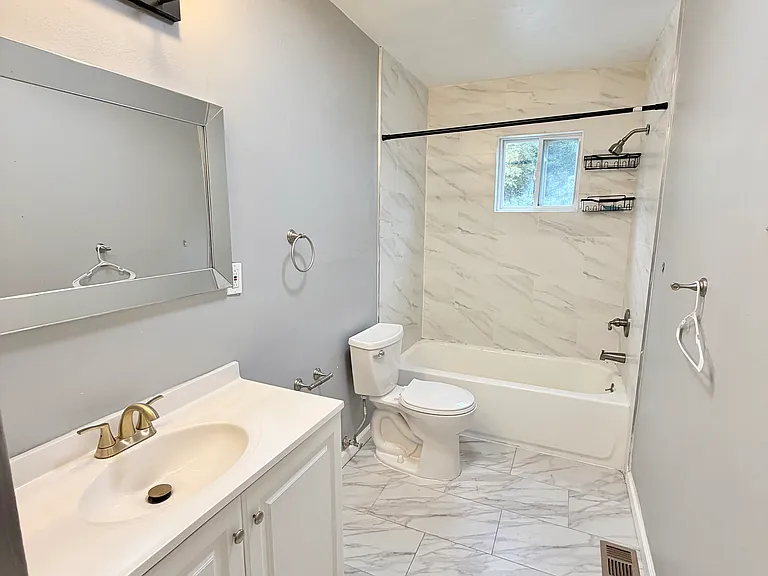 309 Ellis Ct — Photo 16