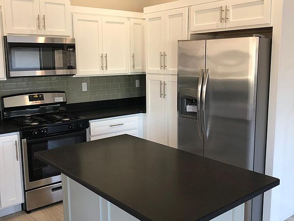 5th image of 409 S Glenwood St #B