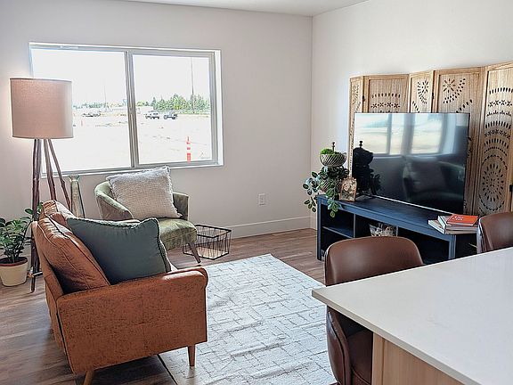 5th image of 810 Pioneer Rd #46201