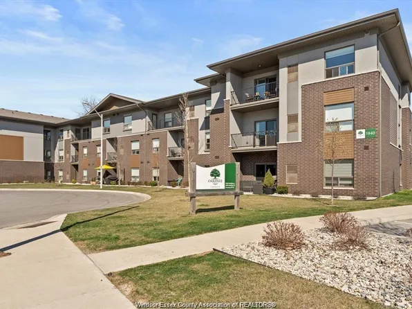 5840 Newman Blvd #103, Lasalle, ON N9J 2K6