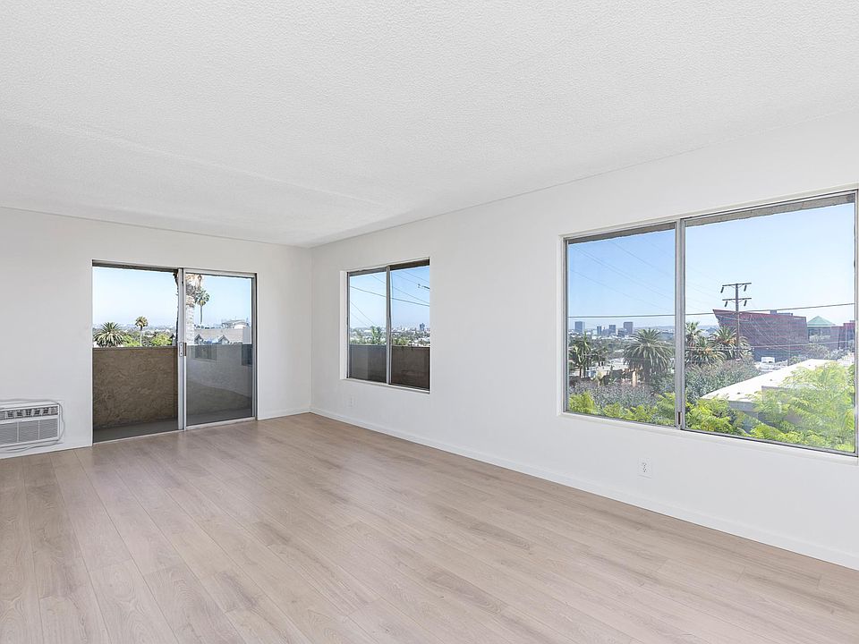 1st image of 1011 Palm Ave #303