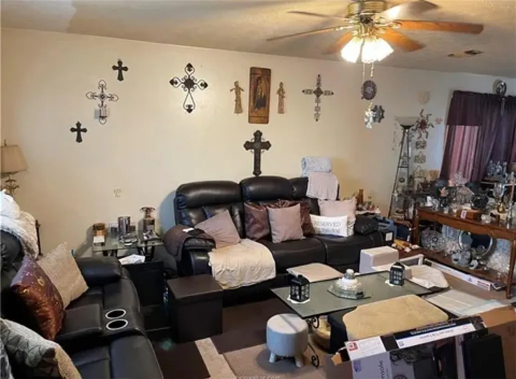 4 bed, 2064 sqft, $1,100 — Photo 2