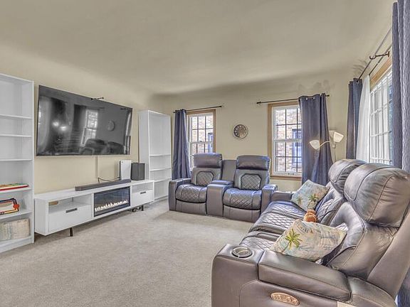 4th image of 2426 N 9th STREET