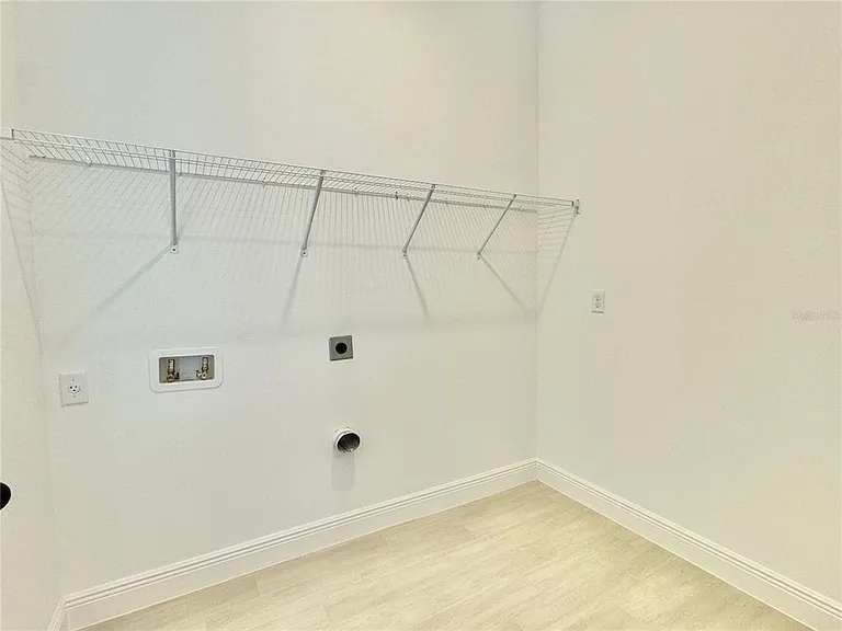 9726 Neruda St — Photo 30