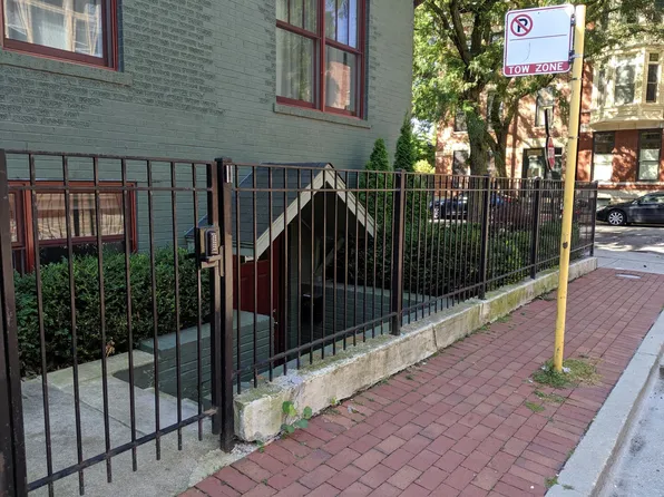 245 W Willow St, Chicago, IL 60614