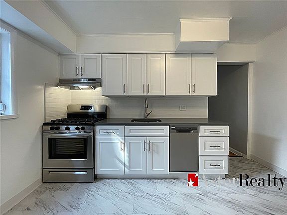 3rd image of 2527 36th St APT 2
