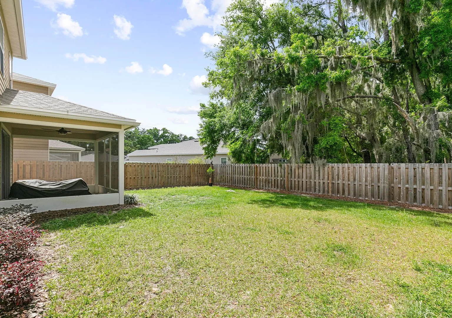 Lovely home in NW Arbor Greens Neighborhood — Photo 2