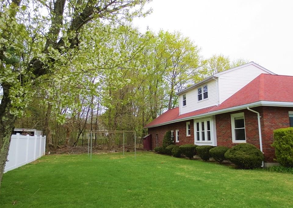 2nd image of 373 Worcester Rd #0