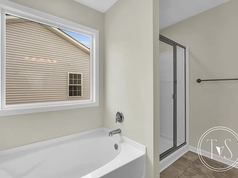 200 Alcove Ct — Photo 17