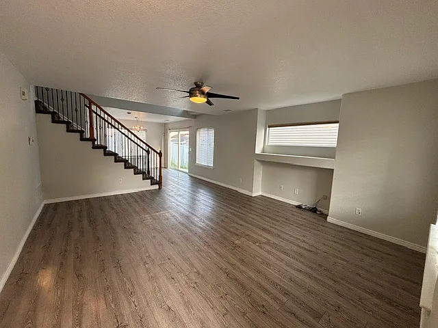 4 bed, 1845 sqft, $2,895 — Photo 2