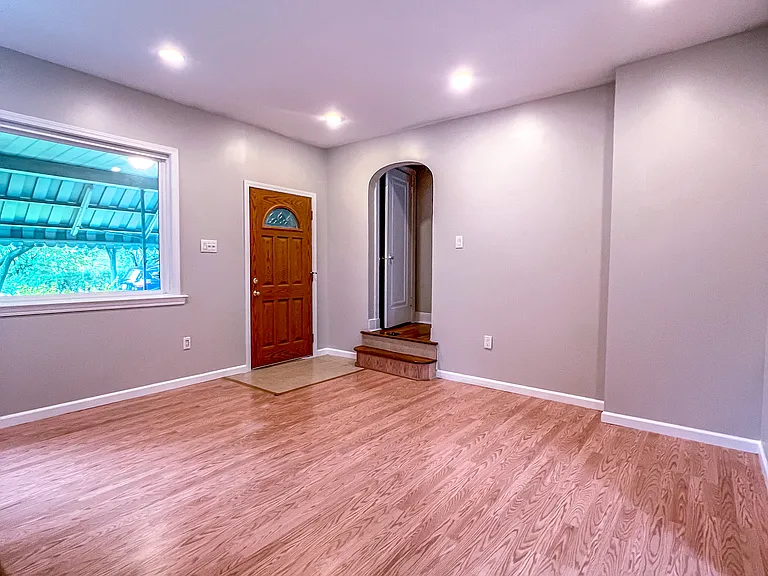 868 Kennebec St — Photo 4