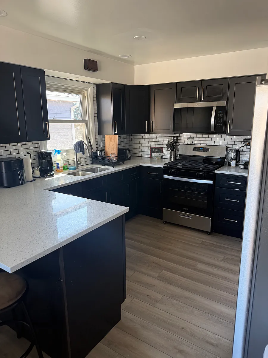 Building Photo - 1002 E Callero Cir #2
