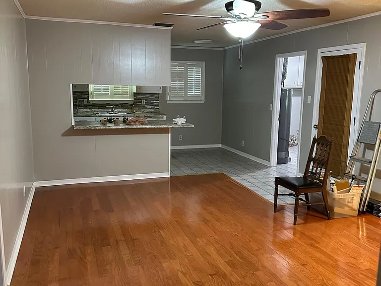 551 Delaware St — Photo 3