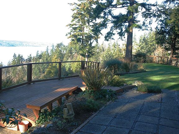 Deck on west sdie of home