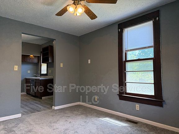 5th image of 229 W Allen St