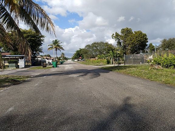 5th image of 3392 NW 194th St