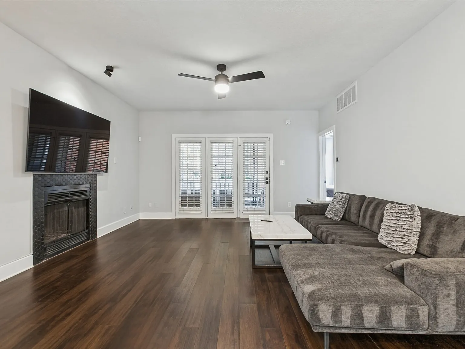 2 bed, 2.0 bath, 1144 sqft, $2,650 — Photo 4