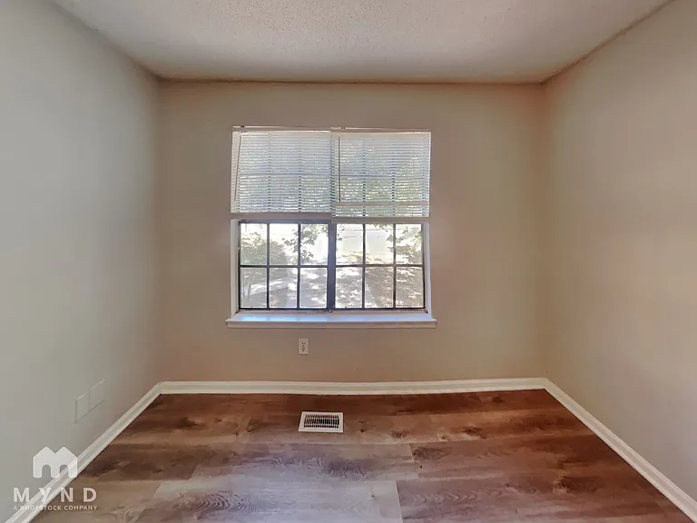 5845 Cheryl Dr — Photo 13
