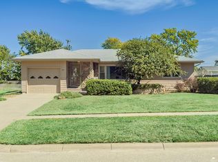 412 S D St, Herington, KS 67449