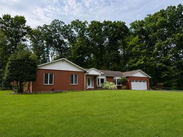 20 Woodland Dr, Oil City, PA 16301