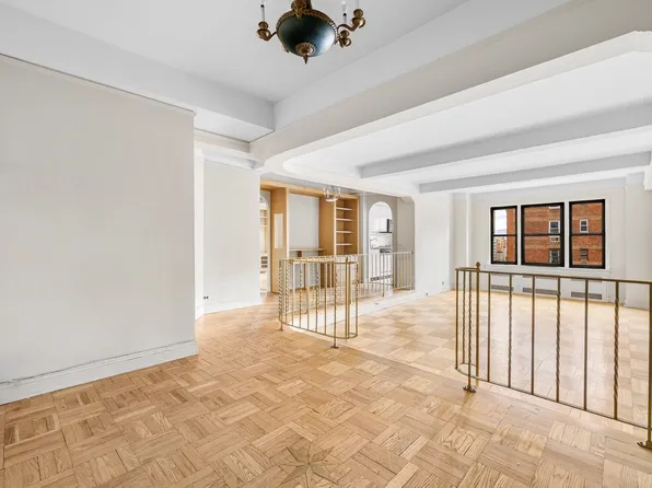 123 East 37th Street image 2 of 17