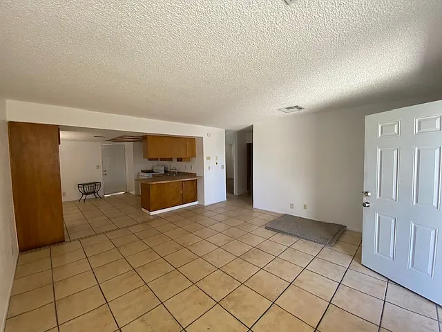 2 bed, 850 sqft, $1,150 — Photo 3