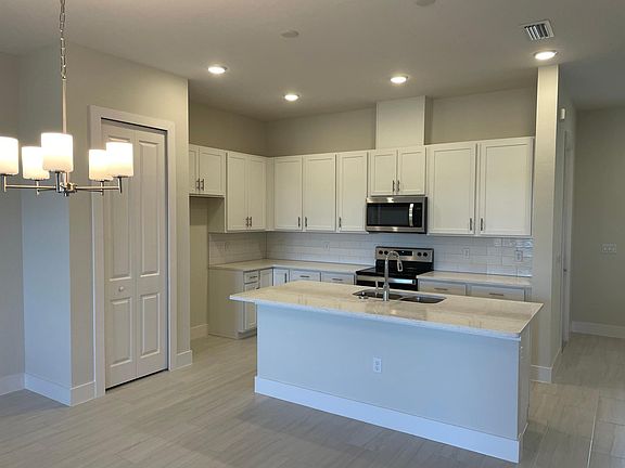 4th image of 1466 Brookdale Ct