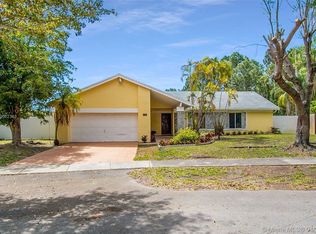 15741 SW 113th Ave, Miami, FL 33157