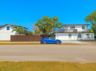 2447 Roosevelt St, Hollywood, FL 33020