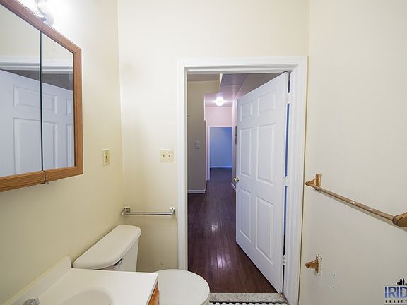 3rd image of 546 Prospect St #1
