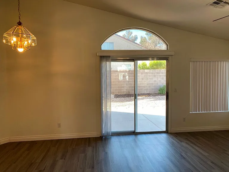 8029 Sierra Largo Dr — Photo 8