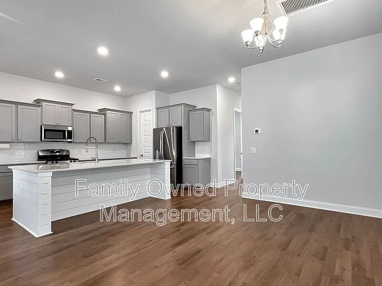 420 W Respite Ln — Photo 17