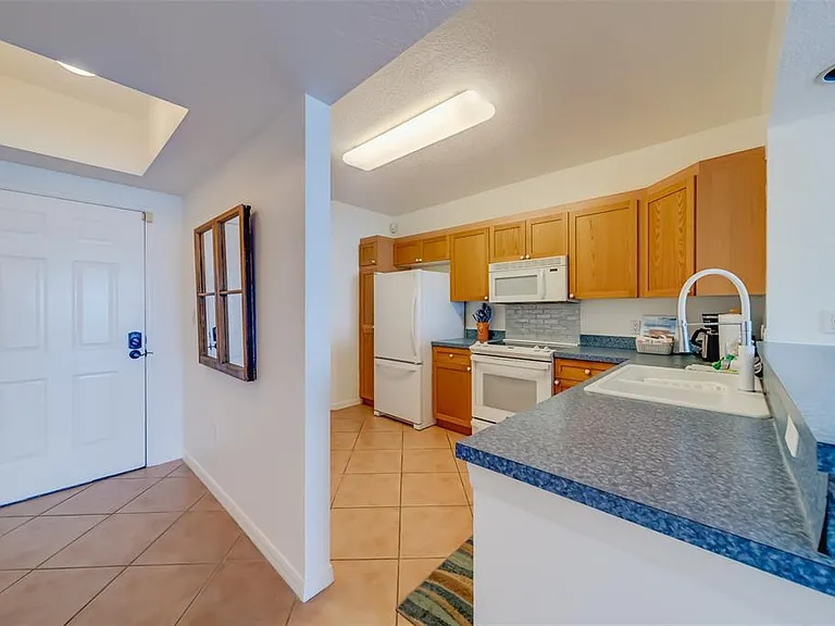 16550 Gulf Blvd #643 — Photo 4