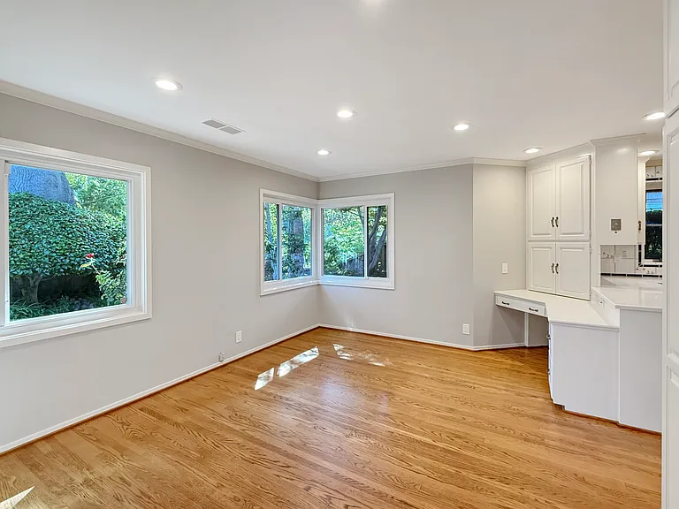Family Room - Unstaged